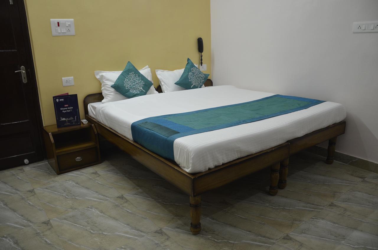 Oyo 7622 Varanasi Stays Eksteriør bilde