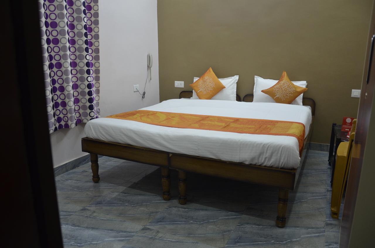 Oyo 7622 Varanasi Stays Eksteriør bilde