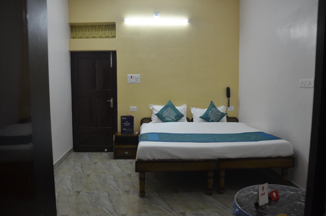 Oyo 7622 Varanasi Stays Eksteriør bilde