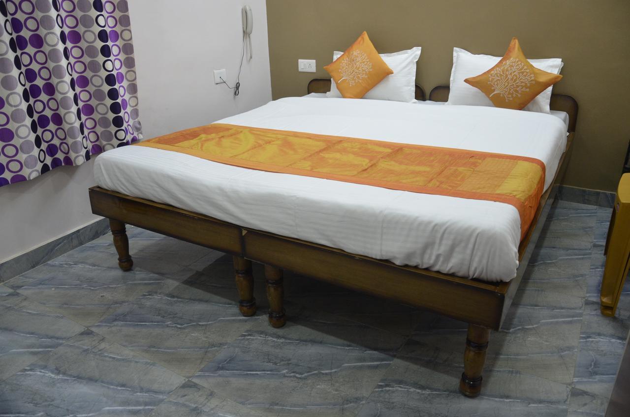Oyo 7622 Varanasi Stays Eksteriør bilde