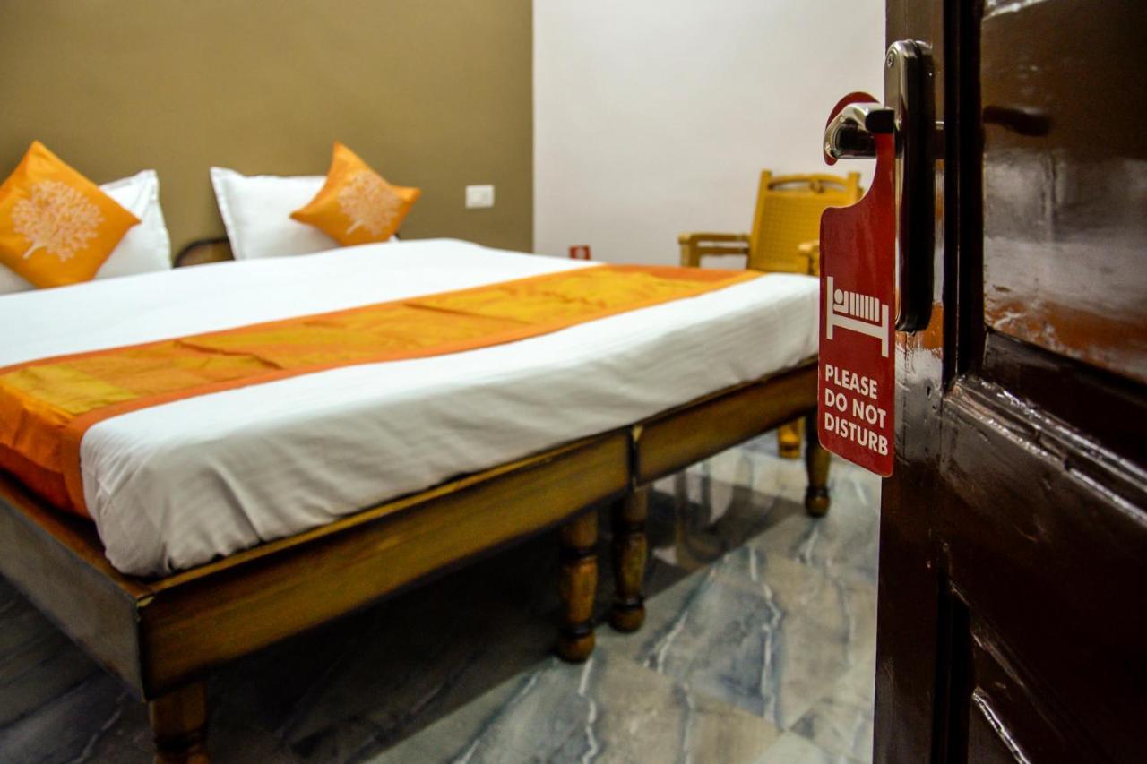 Oyo 7622 Varanasi Stays Eksteriør bilde