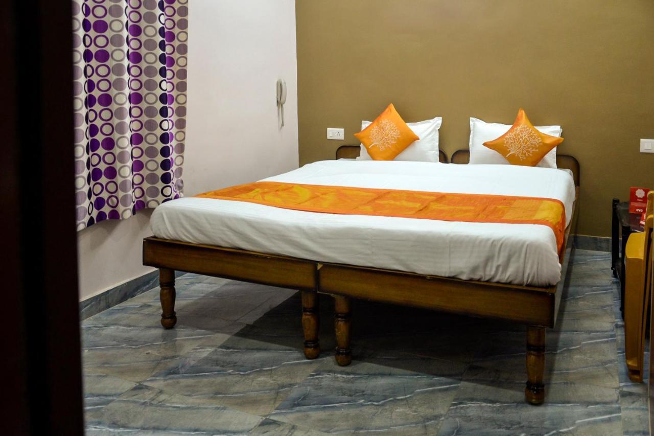 Oyo 7622 Varanasi Stays Eksteriør bilde